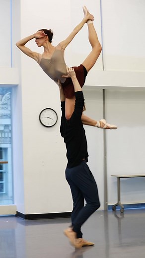 #Nutcracker rehearsal ✨ See ‘The Nutcracker’ December 2-27. Tickets and information are available at joffrey.org/nutcracker. #joffreyballet #thenutcracker #ballet #chicago #balletdancer #art #artist #christopherwheeldon