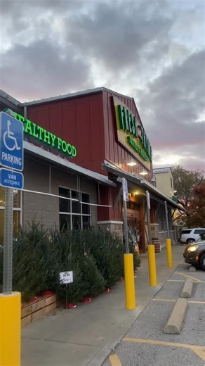 The turkey was perfectttt I tried Alton Brown’s turkey brine this year and it did not fail! I was cooking away in the kitchen and wish I could have shared more clips of my Thanksgiving meal! But thanks @freshthyme for making hosting so easy this holiday! Shopping was so quick and I had enough time to prep two turkeys, green bean casserole, mac n cheese, stuffing, and cranberry wine meatballs! #FreshThymeFinds #partnership #stlhummingbirds | Eats With Irene