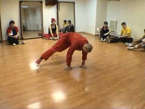 020 bboy Lee Fun vs bboy LA (Connection crew) at Sakhalin ABC 2009