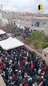 مشهد مؤثر 💔 وجنازة مهيبة للفقيد #عمر_بن_عطية في مسقط رأسه في #عقارب 😥 بعد ان فارق الحياة في بحر الغدامسي بالمنستير 😭 نسأل الله ان يتقبله برحمته الواسعة ويسكنه فسيح جناته 🤲 انا لله وانا اليه راجعون | Sfaxien.net