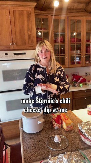 Easy Homemade Chili Cheese Dip Recipe