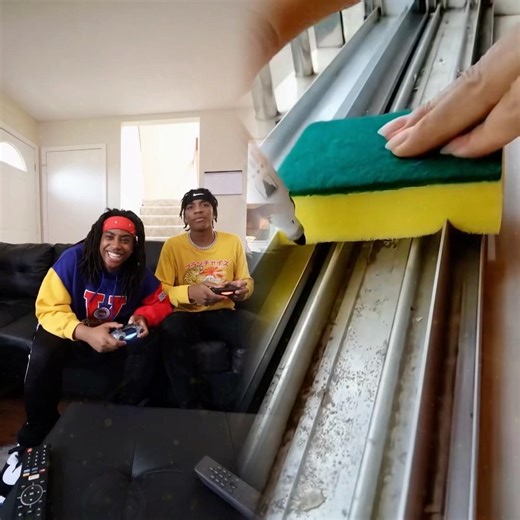 When you and your sibling start snitching on each other 😭😂 Dankscole #shorts