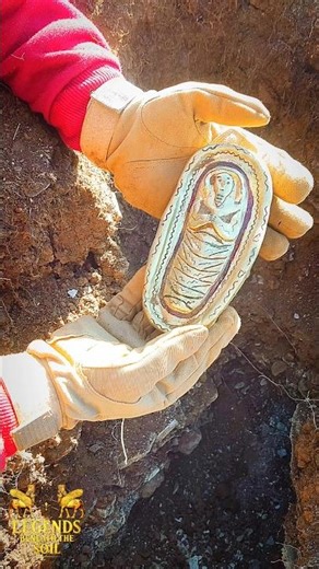 Treasure Hunt [ GOLD] With Metal Detecting #treasurehunting#treasurehunt #shorts