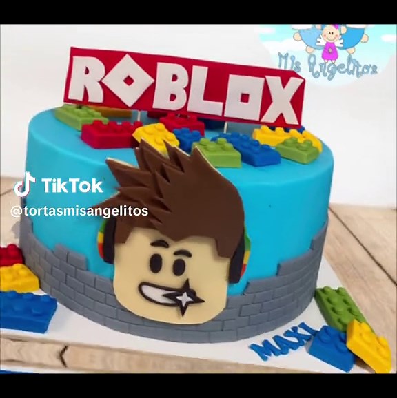 Torta Roblox: Decoración y Diseño con Fondant