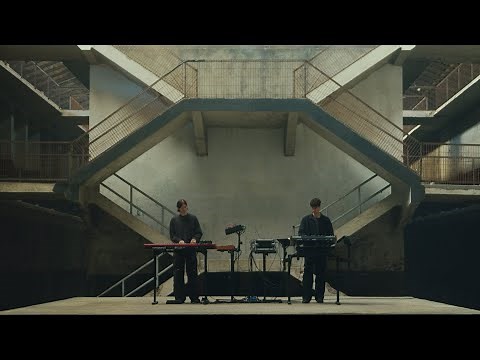 TWO LANES - Sign (Live Session)