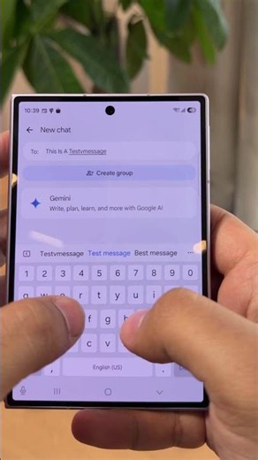 Typing on Z Fold 8 (WIDE) reminds me of typing on a BlackBerry