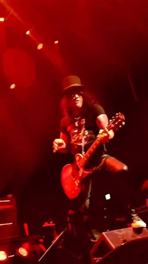 #taiwan #taipei 2024 🇹🇼 Slash feat Myles Kennedy and #TheConspirators Brent Fitz Todd Kerns Frank Sidoris #Slash #smkc 🎩 🎸 🤘🏻 | Slash Addict