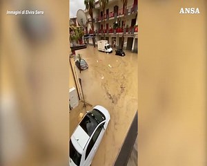 Maltempo in provincia di Salerno dove i danni maggiori stanno interessando il Cilento e, in particolare, i comuni di Agropoli e Castellabate: una bomba d'acqua si è abbattuta sulla parte meridionale della provincia #ANSA https://www.ansa.it/campania/notizie/2022/11/19/maltempo-bomba-dacqua-in-cilento-danni-e-strade-allagate_8153b714-3aa2-48b9-890c-2d0017050e04.html | ANSA.it