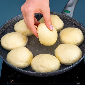 618K views · 353 reactions | The secret that bakers hide! Here's how to make the best bread! Ingredients: warm water: 400 ml (14 fl oz) salt: 10 g (0.4 oz) dried yeast: 8 g (0.3 oz) sugar: 8 g (0.3 oz) oil: 20 ml (0.7 fl oz) flour: 700 g (25 oz) boiled water: 2 l (68 pt) | Cookrate | Facebook