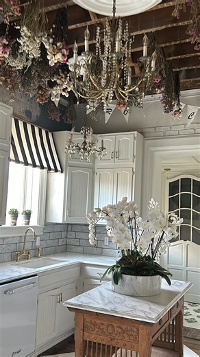 27K views · 425 reactions | Large & dramatic orchid arrangements are my top favorite in every season! We always have an Orchid arrangement in our house. Here is the secret: mixing real & faux orchids is such an easy way to get the big dramatic look that lasts and lasts! Comment the word ORCHID and ill send you a list of everything you need to recreate this and most importantly, the most realistic faux orchids out there! | The Iron Victorian | Facebook