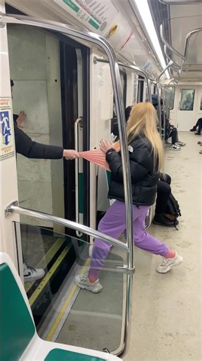 situation in the metro 🚇 #Mrt#funny#metro