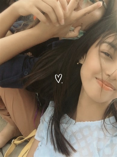 ပုံရိုက်ရင်မပြုံးမရယ်တက်တဲ့ကိုယ့်အတွက်ဒီပုံလေးကအမှတ်တရဘဲ🥰 #ချစ်တဲ့သူတွေဆီအရောက်သွား #smile #sweetsmile #fyp