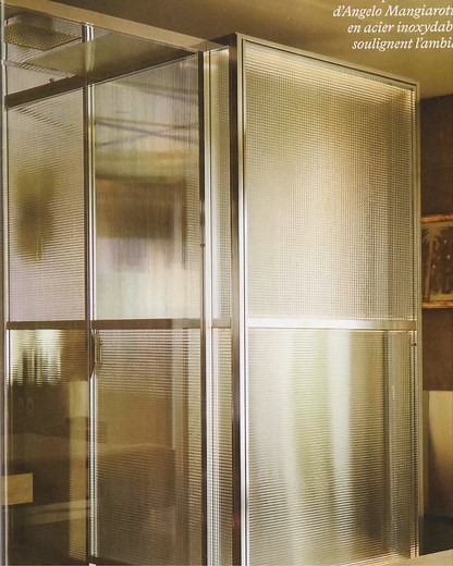 Un loft à l'italienne, décoré par Tagliaferri #loft #appartement #decorationinterieur | AD France