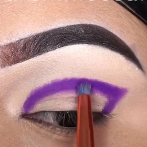 LOVING this richly-colored eyeshadow! 👀😍 By aroni.hossain IG: https://bit.ly/2G87Tkw | Fuel Factory