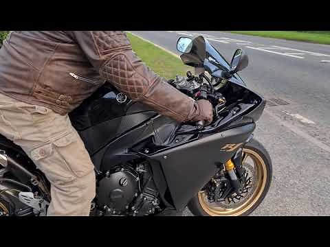 2011 YAMAHA R1 BIG BANG TEST RIDE.