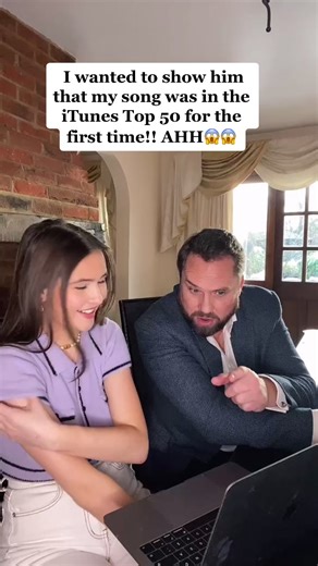 Dad's Reaction to Mimi Webb in Charts - Heartwarming Moment