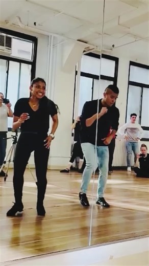 Salsa Dance Routine with Mambo Shines at Empire Mambo NYC