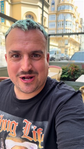 Charizard: La locura de juntarse con amigos