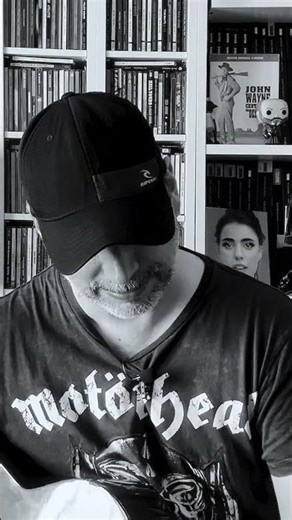 Review of 'Predator: Killer of Killers'.