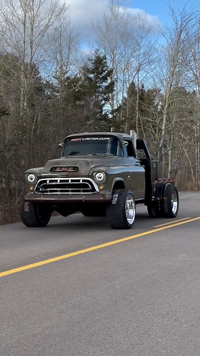 2.1M views · 57K reactions | This Cummins is insane!!  @spence_creations #truckdaily #truck #trucks #cummins #diesel #dieseltrucks | TruckDaily | Facebook