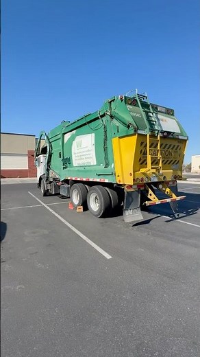 Old Waste Management Truck Get Job Done?! #garbagetruck #shorts