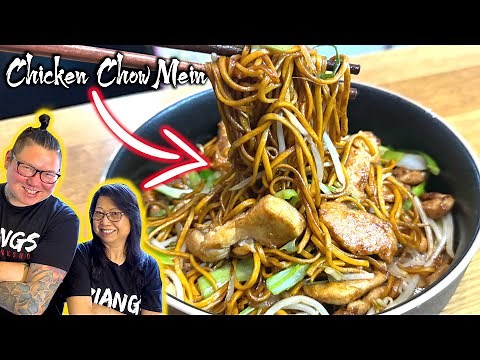 How Chinese Chefs cook CHICKEN CHOW MEIN 🍜 Mum and Son professional chefs cook