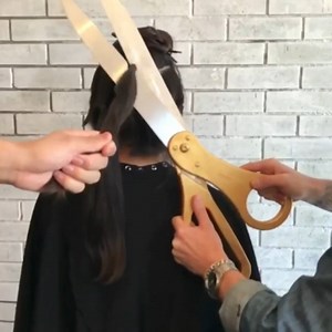 865K views · 1.9K reactions | Giant scissors will give you a dramatic chop at this hair salon. | Insider Beauty | Facebook