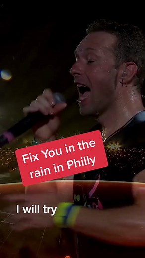 Fix You in the rain in Philly #Coldplay #livemusic