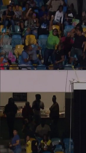 Fan takes AMAZING one-handed catch from Cornwall six! 🤯