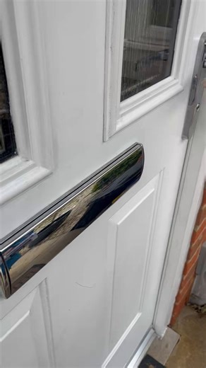 Bringing on the NEXT gen of @NextGenTories this morning campaigning with @jackmrankin.🥄 Never too early to learn the delivering with a spoon trick.