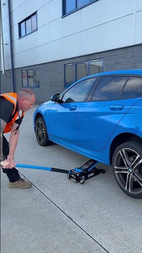 Using an SGS Trolley Jack💪