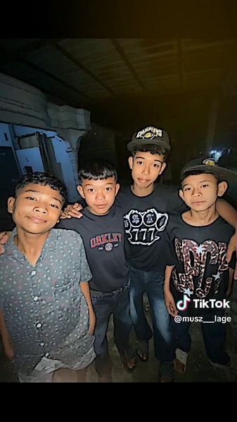 Bercanda Seru Bersama Perbaungan Boys