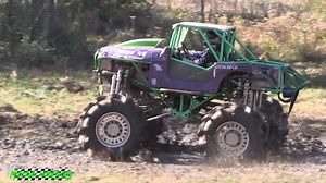 Travis Ross in Adrenaline Rush making a pass at Aron’s fall Shagbark farm mud bog. #michiganmotorsports | Buddy713 - Michigan Motorsports