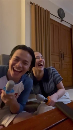 karaoke session with teh pucuk @Zara cc. @Rossa