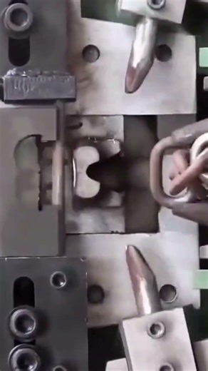 The chain making process using advanced machines easily and quickly