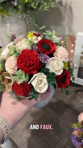 Discover stunning fake plants that look real 🌿 If you love plants but don’t want to worry about watering, sunlight, or replacing flowers every week, these are the perfect alternative. I design every piece using hand-painted sola wood flowers, which are made from natural wood and arranged with faux greenery so they look like fresh florals but last for years. They’re one of my favorite options for home decor, shelf styling, coffee tables, or gifting something unique that won’t wilt. A lot of peop