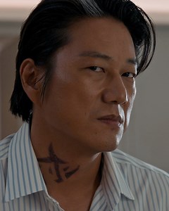 2.1K reactions · 182 shares |  El escape comienza AHORA. Luke Evans y Sung Kang en una misión donde cada segundo cuenta y la acción nunca se detiene.  Mira el tráiler oficial de Escape Explosivo y siente la adrenalina pura en la pantalla grande.   Estreno MAÑANA en cines  #EscapeExplosivo #AcciónSinLímites #LukeEvans #SungKang #CineDeAcción #SoloEnCines | Venus Films Ecuador | Facebook