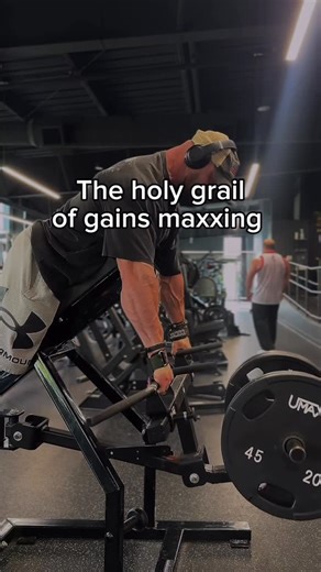 Paul Carter | Hypertrophy | Education on Instagram: "I started driving this train a few years ago, and never backed down. - In that time, it finally started to take by guys at the top, that “hey, maybe there is some merit to this”. And started making gains they had never made before. - Yes, the holy grails of gains maxxing is absolutely....... 2-3 sets for a muscle 2-3 times a week 4-8 reps for your working sets 1 RIR (meaning you left a rep in the tank) - I go over this repeatedly because of th
