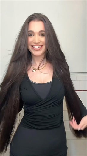 Enisa cuts her hair! 💇🏻‍♀️