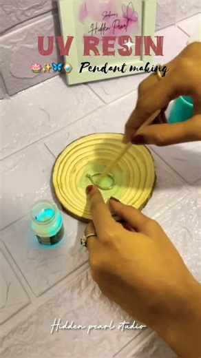 UV resin pendant making 🪷✨ #uvpendant #resinchain #resinjewellery #resinpendant