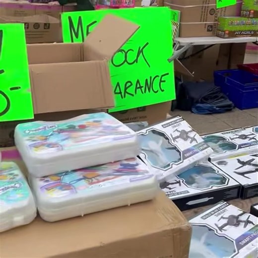 👋Good Morning Swanley - We are OPEN!👋 It’s Wednesday and that means it’s bargain time in Swanley town centre today until 2:30pm! We’re here with loads of new goodies and our Hotly restocked Build & Race car bundle for just £10! Bargains galore to save you ££££s on the Christmas toy shop! Find us right outside Asda - here today until 14:30! 🚩BR8 7TQ | The Mega Toy Auction