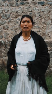 María Parado de Bellido, mujer y mártir peruana, sirvió a las tropas patriotas como informante sobre los movimientos de los realistas y a causa de ello, en 1822, entregó su propia vida en el marco de una lucha por alcanzar nuestra independencia. Carmen Aroni Salazar, actriz ayacuchana, nos comparte una interpretación de la hazaña heroica de nuestra mártir, previo a su fusilamiento bajo las órdenes del realista José de Carratalá. ¡Acompáñanos a ver este video! ✍️ Poema: Mario Ruiz Castilla, poeta