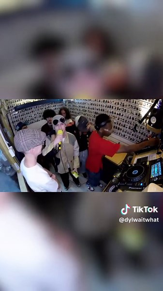 @BalamiiRadio Me and @SIMMS on a mission to bring back grime 😤 #freestyle #grime #balamii