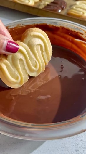 Credit:pastrybysaloni EGGLESS VANILLA BUTTER COOKIES OR SPRITZ COOKIES. These eggless, buttery cookies with slightly crisp edges are one of my favorites, especially during the holiday season. You can decorate them however you like, making them perfect for festive occasions! Plus, they're a great make-ahead option if you want to prepare them before Thanksgiving and have them ready to enjoy. Yield 15 Cookies Vanilla Butter Cookies Recipe: 110g (1/2cup) Butter, super soft (vegan butter sticks or an