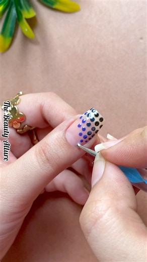 💅🩵Classy dot nail art design #nails #dot #tutorial #thebeautyallure