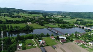 Village de Saint-Cyprien en Périgord en France vue du ciel