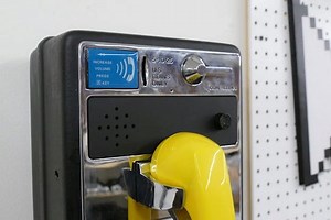 Turn an old payphone into a boombox for '90s hits | Arduino Blog