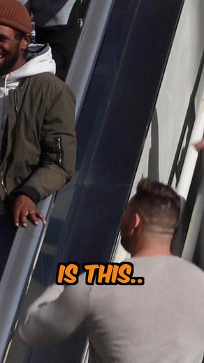 716K views · 5K reactions | Touching Hands On The Escalator 藍 | Fake Pranks TV | Facebook