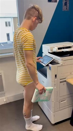 We have this machine at work and I confirm this is how we make diapers.
