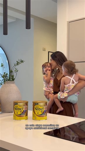 GIL LÓPEZ on Instagram: "🍼✨ Así me aseguro de empezar el día bien. Obvio, no puede faltar NIDO Excella Gold, con sus 26 nutrientes, apoya que mis bebés tengan un desarrollo y crecimiento sano. 🧡 👀 Guarda este video si eres mamá primeriza (o si quieres repasar lo básico). #AD #NIDOExcellaGold"